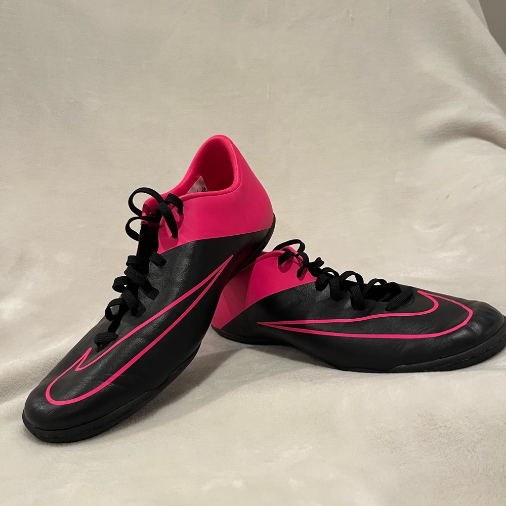 Nike Mercurial Men’s indoor soccer shoes